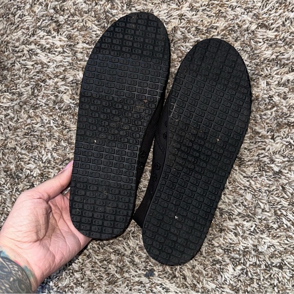 Sanuks Ruffle Slip Ons - Picture 3 of 5